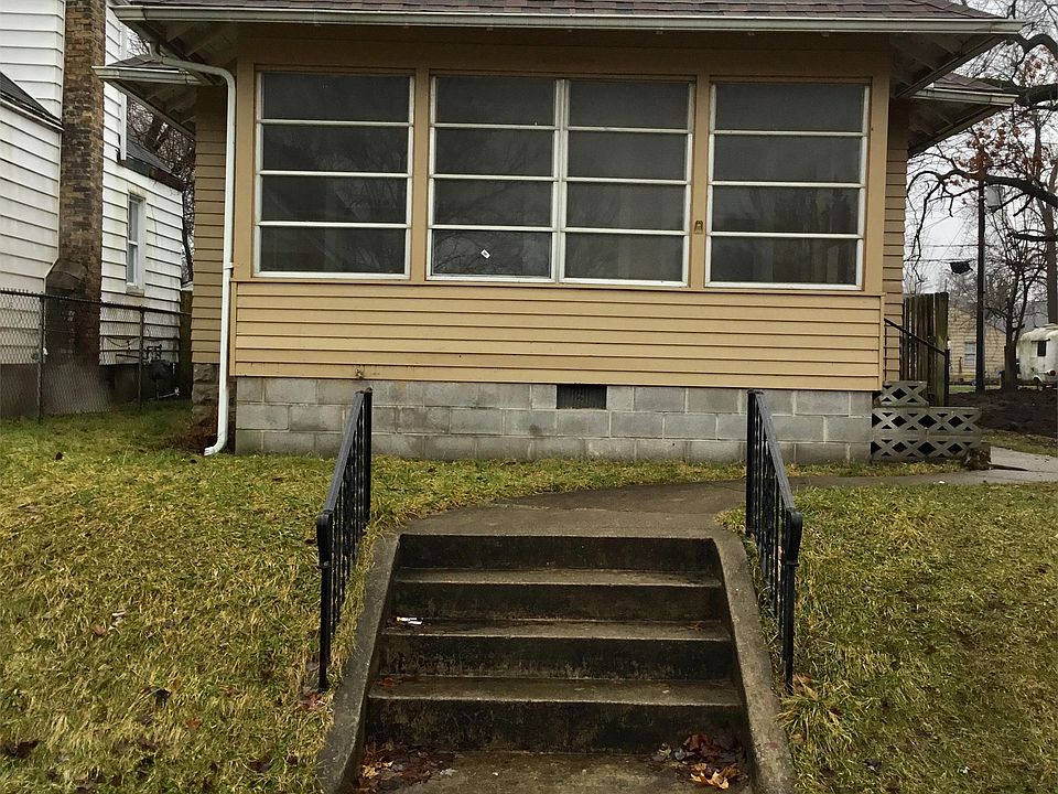 1st image of 230 E Donald St