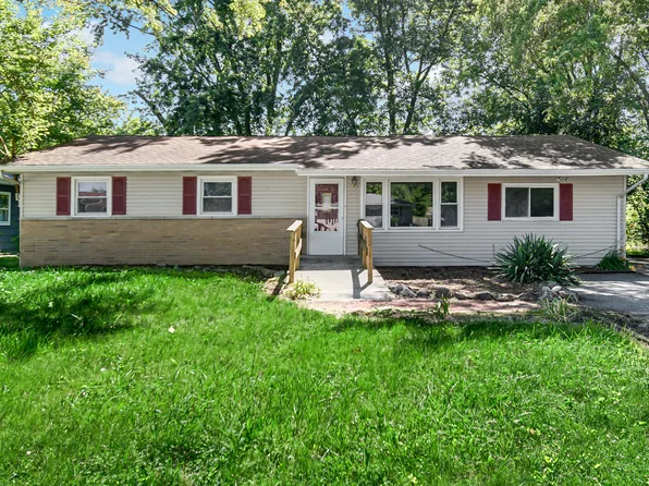 7713 Hendricks St, Merrillville, IN 46410