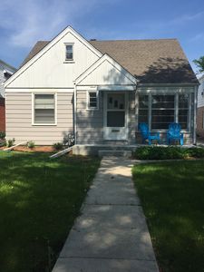 2414 N 62nd St, Wauwatosa, WI, 53213