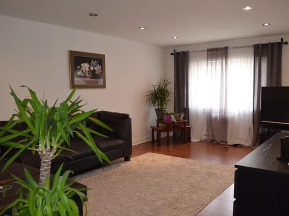 8641 W Foster Ave APT 2E, Chicago, IL 60656