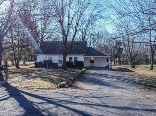 1105 Powers Rd, Paducah, KY 42003