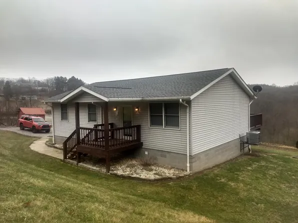 6 Red Oak Ln, Wheeling, WV 26003