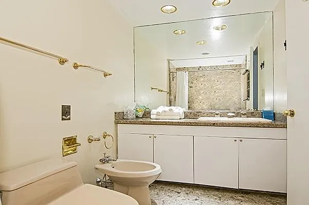 Rented by R New York | media 11