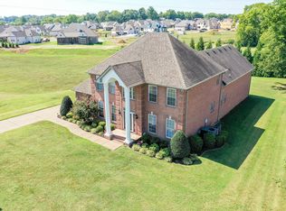 533 Bay Point Dr, Gallatin, TN 37066