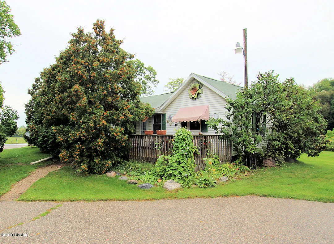 17925 Bailey Rd photo 1