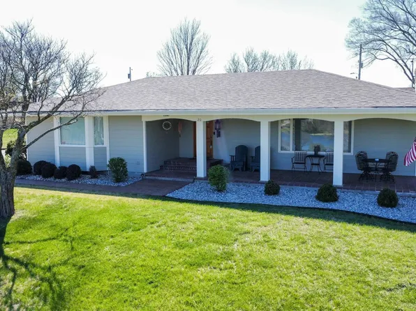20 Lakeshore Dr, Emporia, KS 66801