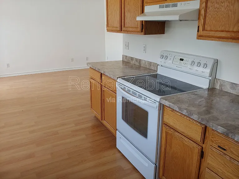 2945 SW Salmon Ave — Photo 3