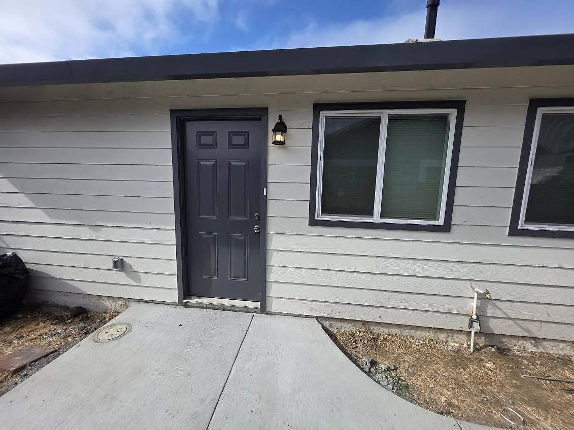 4 bed, 740 sqft, $2,200 — Photo 2