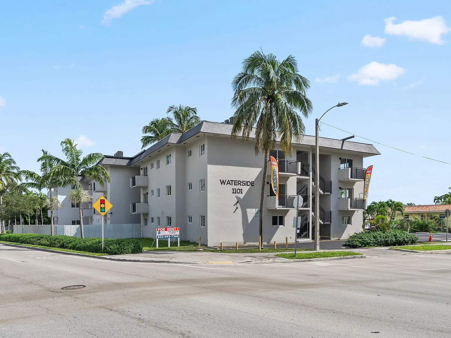 Waterside Apartments — Photo 1