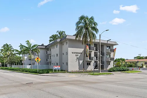 Waterside Apartments Photo 1