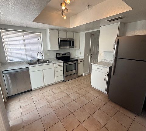 4th image of 15201 N 25th Dr Unit 3