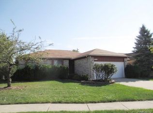 1820 Langford Dr, Troy, MI 48083