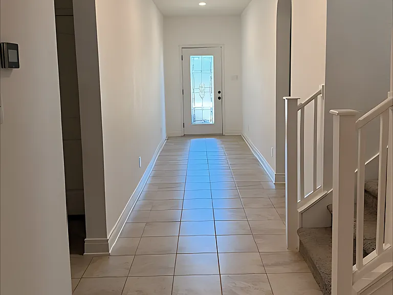 315 Reunion Ln — Photo 2