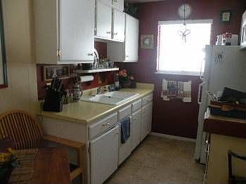 4th image of 425 Gray Ave