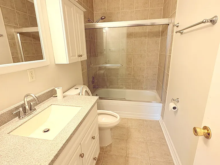 319 Dovedale Dr — Photo 12