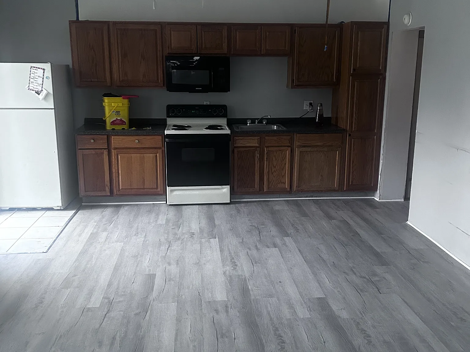 915 West Ist Street - C — Photo 2