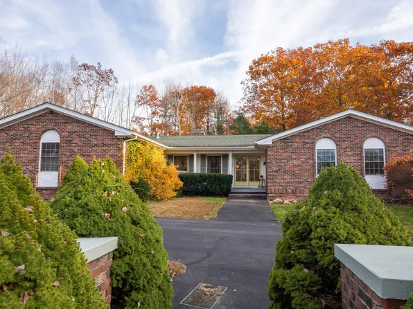 19 Jackson Drive, Veazie, ME 04401