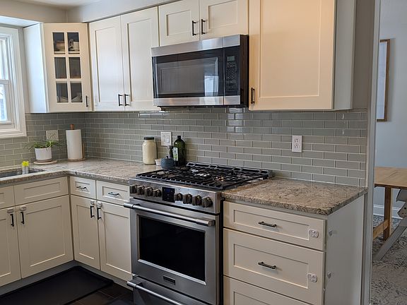 3rd image of 38 Cascade Dr APT 1