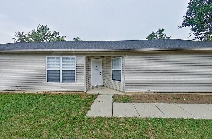 2nd image of 4302 Village Bend Dr