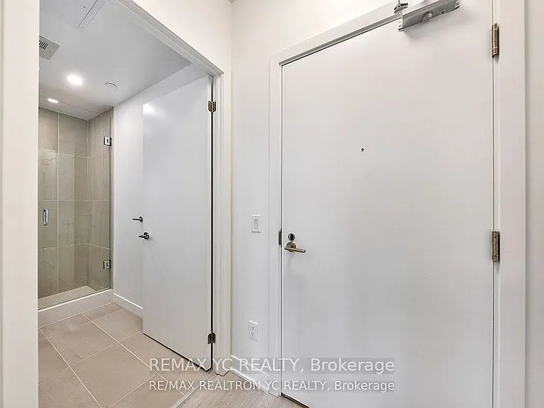 185 Alberta Ave #805 — Photo 2
