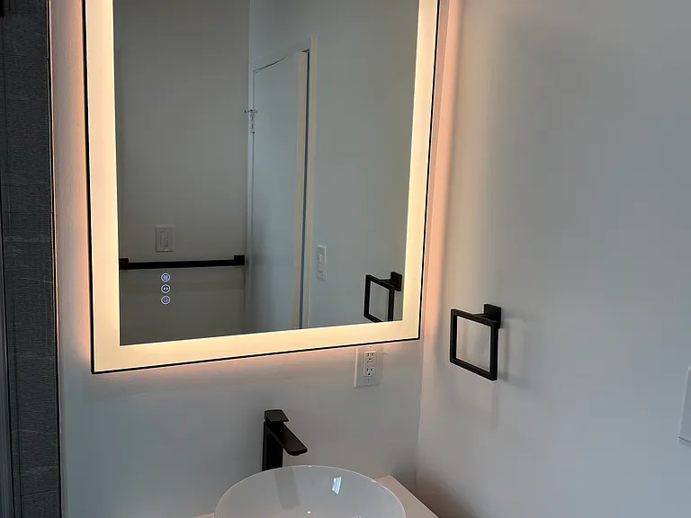 6053 Wilkinson Ave — Photo 16