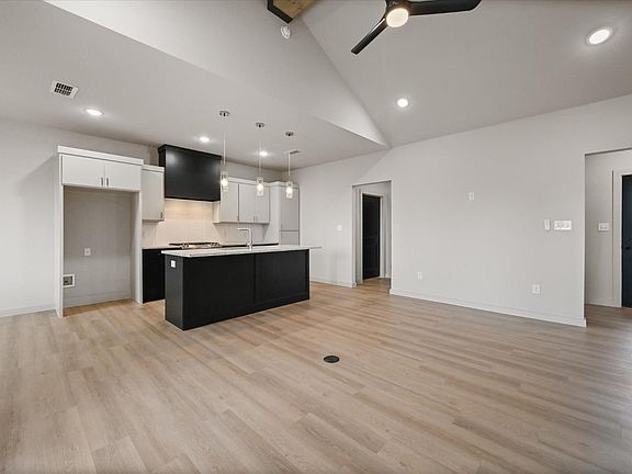 5th image of 1205 Quincy Ave