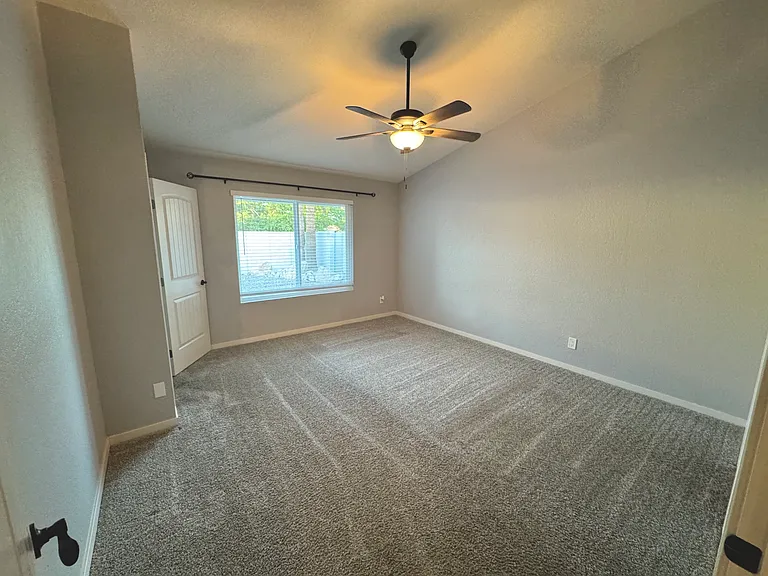 1618 W Brooks St — Photo 6