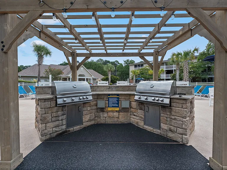 Litchfield Oaks Apartments — Photo 18