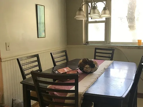 422 N 3rd St, Oakland, MD 21550