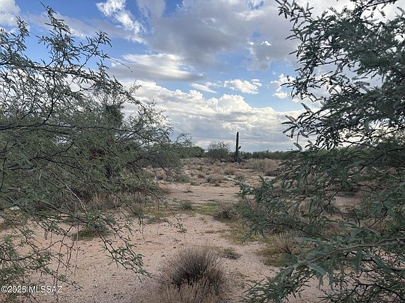 4th image of 16035 W El Tiro Rd