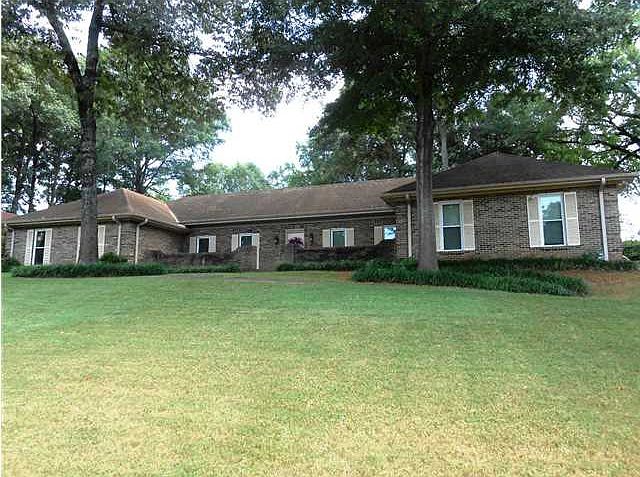 1st image of 3006 Pinehaardt Dr