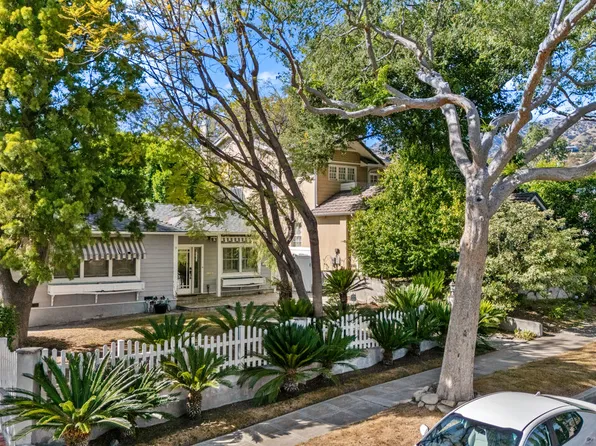 1023 E Grinnell Dr, Burbank, CA 91501