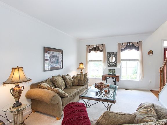5th image of 321 Braeburn Dr
