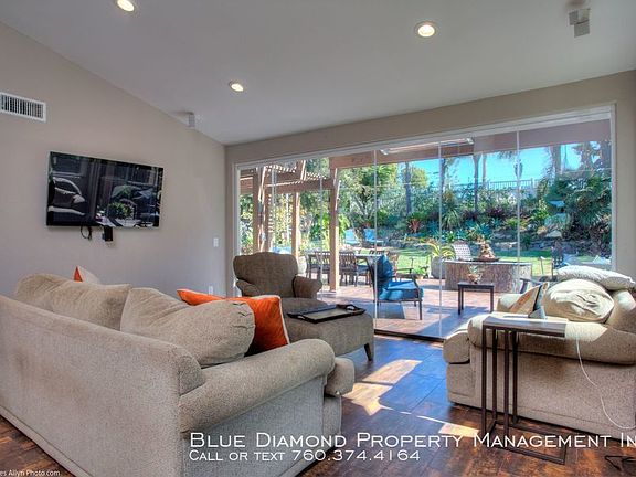 3rd image of 786 Poinsettia Park N