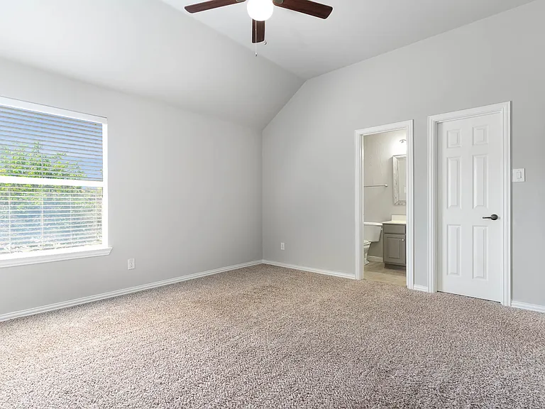 2940 Hagen Dr — Photo 13