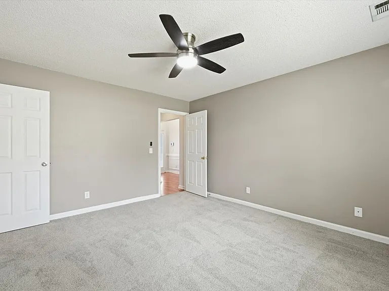 37 Dianne Mackenzie Way — Photo 12