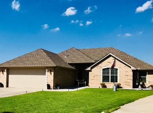 5202 Wilderness Cv, Enid, OK 73703