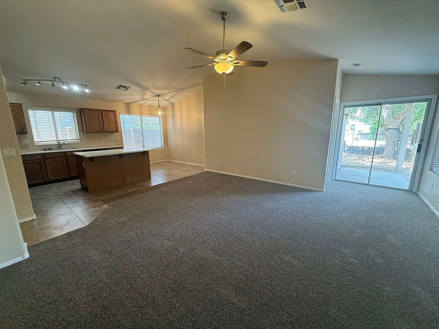 North Phoenix Rental — Photo 2