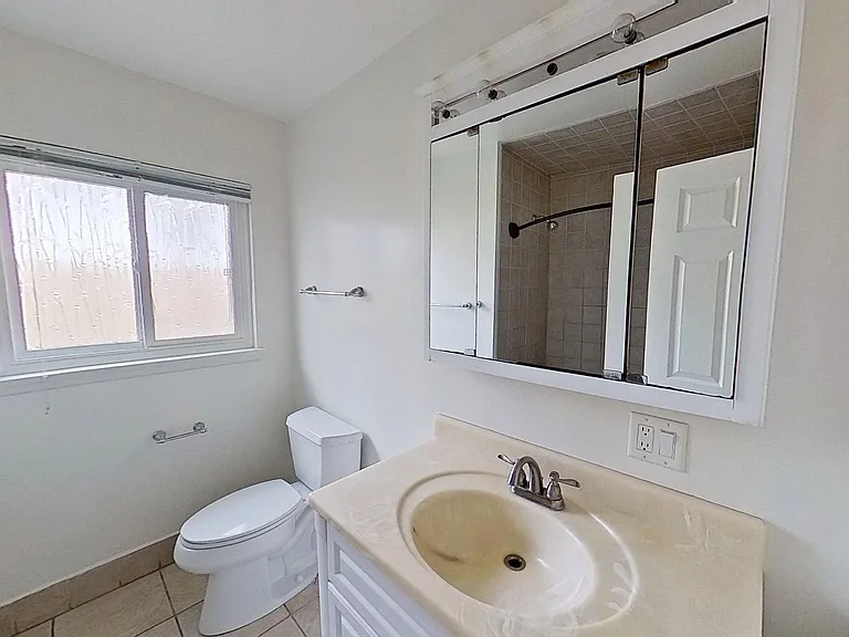 136 W Canada - Multi-unit — Photo 15