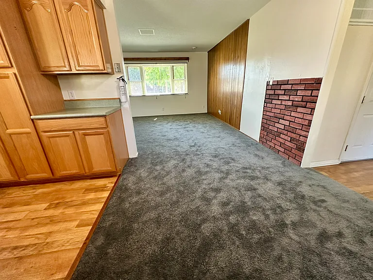 4063 N Sunnyside Ave — Photo 12