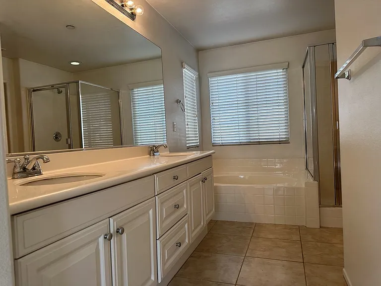 9782 Winterberry Dr — Photo 10