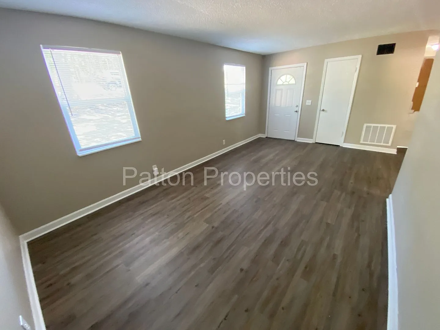 Lincolnshire Subdivision — Photo 4