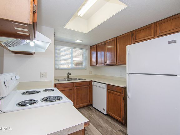 4th image of 16225 N 30th St Unit 13