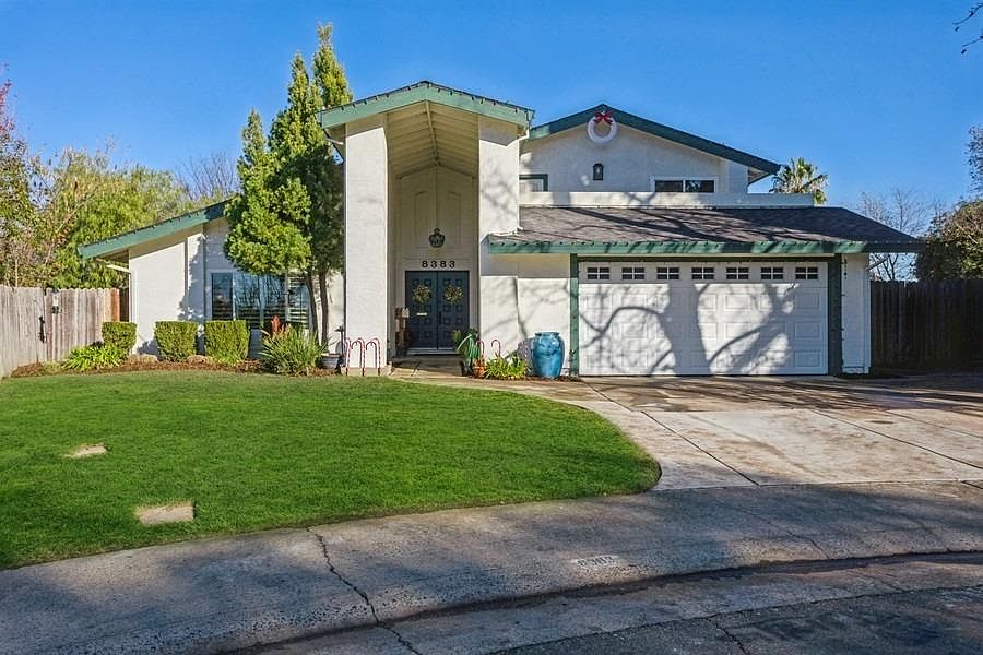 2nd image of 8383 Robina Ct