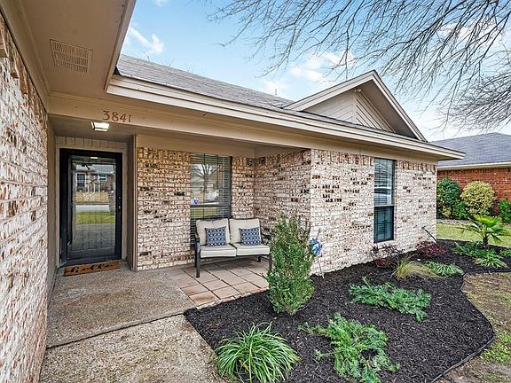 3rd image of 3841 Devonaire Drive