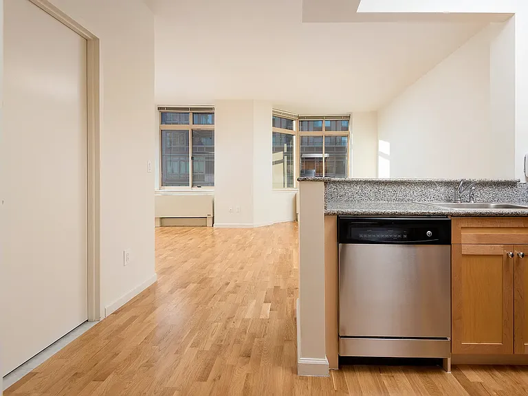 1501 Lexington Ave #8G — Photo 9