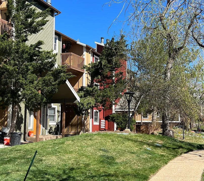 2865 Sundown Ln #102