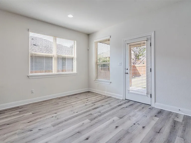 5728 Siragusa Dr — Photo 12