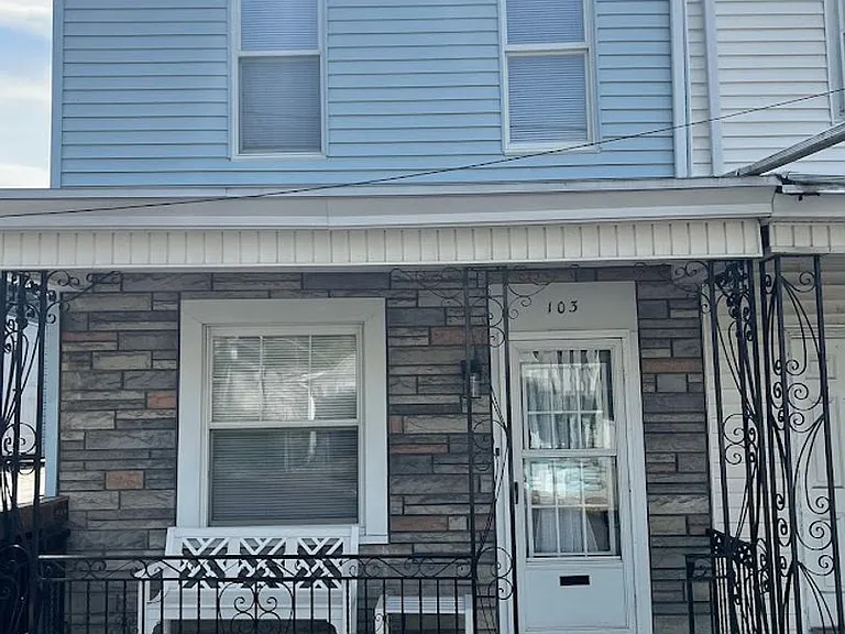 103 S William St — Photo 1