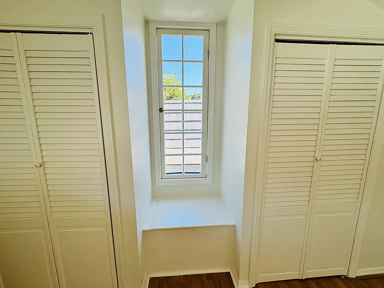 471 1/2 Ellis St — Photo 20